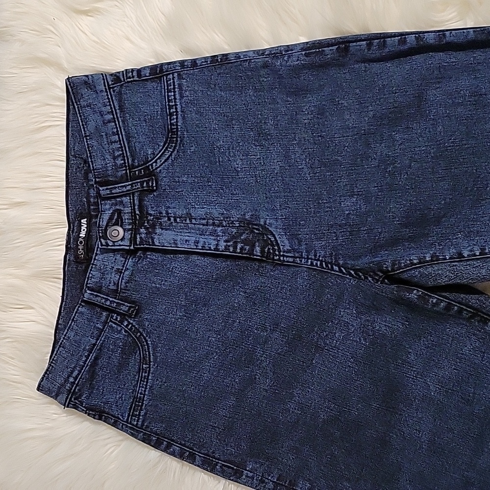 Fashion Nova skinny jeans in size 5/27